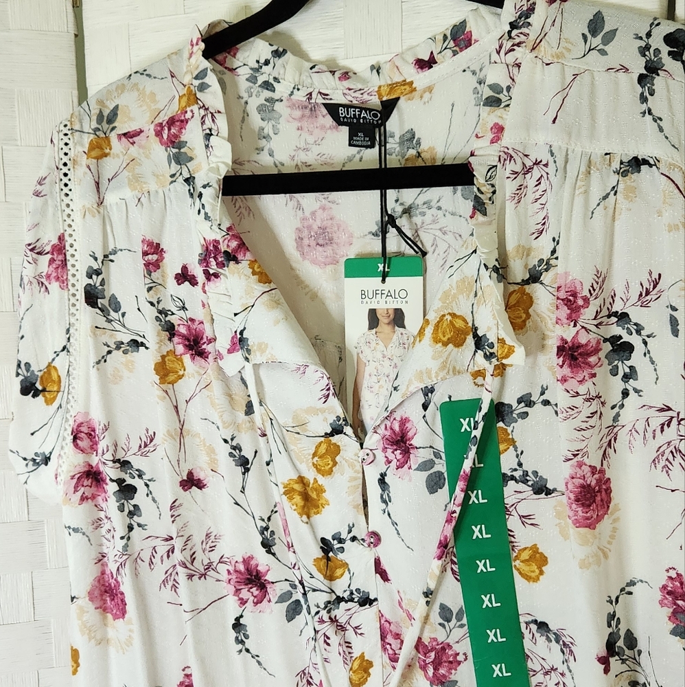 Plus Size XL NWT Buffalo White and Pink Floral Blouse with Front Tie